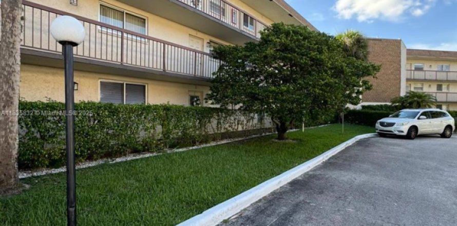 Condo in Plantation, Florida, 2 bedrooms № 1823865