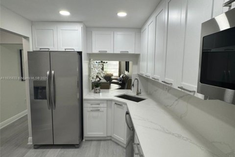 Condo in Plantation, Florida, 2 bedrooms  № 1823865 - photo 20