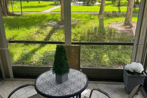 Condo in Plantation, Florida, 2 bedrooms  № 1823865 - photo 8
