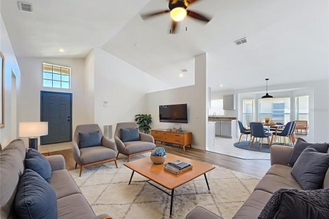 House in Davenport, Florida 3 bedrooms, 146.97 sq.m. № 1894503 - photo 3