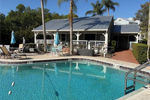 Condo in Palm Harbor, Florida, 2 bedrooms № 2112473 - photo 13