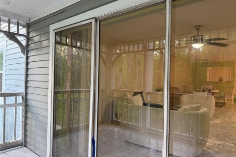 Condo in Palm Harbor, Florida, 2 bedrooms № 2112473 - photo 23