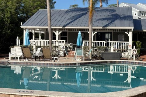 Condo in Palm Harbor, Florida, 2 bedrooms № 2112473 - photo 7