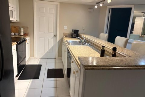 Condo in Palm Harbor, Florida, 2 bedrooms № 2112473 - photo 19