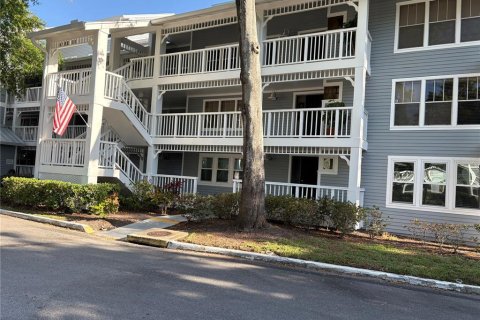 Condo in Palm Harbor, Florida, 2 bedrooms № 2112473