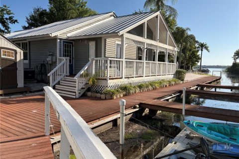 Condo in Palm Harbor, Florida, 2 bedrooms № 2112473 - photo 3