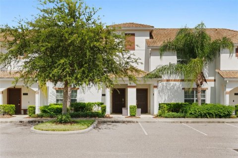 Townhouse in STOREY LAKE in Kissimmee, Florida 4 bedrooms, 177.81 sq.m. № 2371976