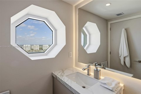 Copropriété à louer à Sunny Isles Beach, Floride: 4 chambres, 254.18 m2 № 2384999 - photo 30