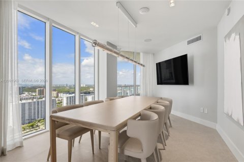 Copropriété à louer à Sunny Isles Beach, Floride: 4 chambres, 254.18 m2 № 2384999 - photo 22