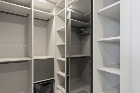 Copropriété à louer à Sunny Isles Beach, Floride: 4 chambres, 254.18 m2 № 2384999 - photo 23