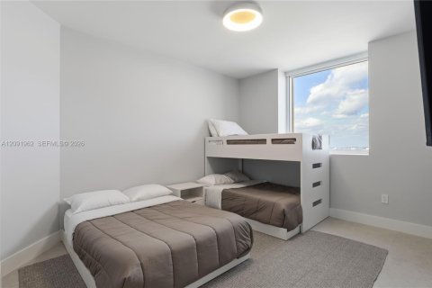 Copropriété à louer à Sunny Isles Beach, Floride: 4 chambres, 254.18 m2 № 2384999 - photo 28
