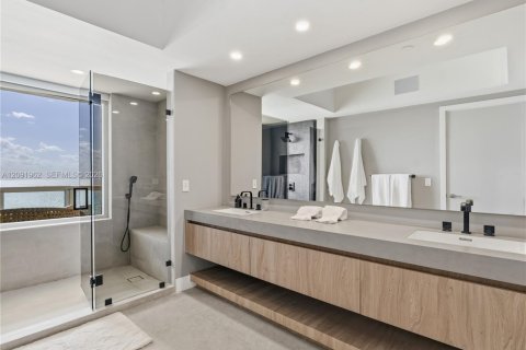 Copropriété à louer à Sunny Isles Beach, Floride: 4 chambres, 254.18 m2 № 2384999 - photo 17