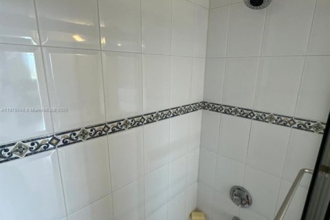 Copropriété à vendre à Miami, Floride: 2 chambres, 95.69 m2 № 1924406 - photo 11