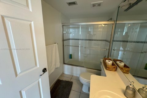 Copropriété à vendre à Miami, Floride: 2 chambres, 95.69 m2 № 1924406 - photo 12