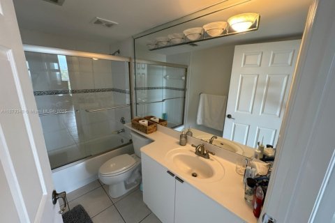 Купить кондоминиум в Майами, Флорида 2 спальни, 95.69м2, № 1924406 - фото 14