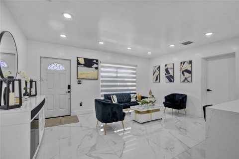 Villa ou maison à vendre à Miami, Floride: 4 chambres, 172.24 m2 № 2024109 - photo 8