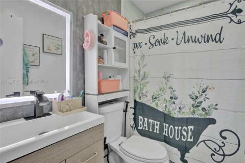 Villa ou maison à vendre à Miami, Floride: 4 chambres, 172.24 m2 № 2024109 - photo 21