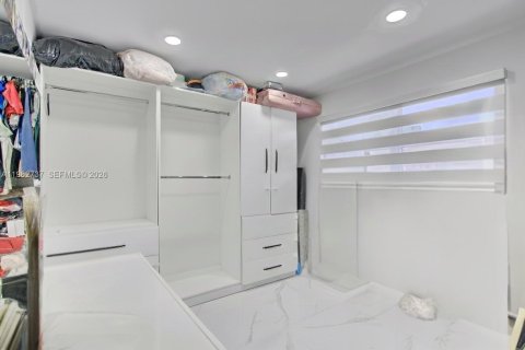 Villa ou maison à vendre à Miami, Floride: 4 chambres, 172.24 m2 № 2024109 - photo 20