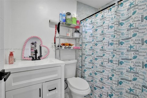 Villa ou maison à vendre à Miami, Floride: 4 chambres, 172.24 m2 № 2024109 - photo 23