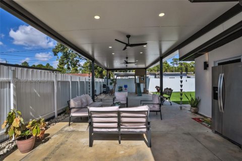 Villa ou maison à vendre à Miami, Floride: 4 chambres, 172.24 m2 № 2024109 - photo 26