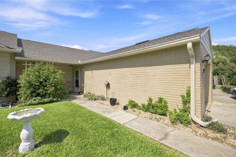 Villa ou maison à vendre à Belleview, Floride: 2 chambres, 86.21 m2 № 2210501 - photo 2