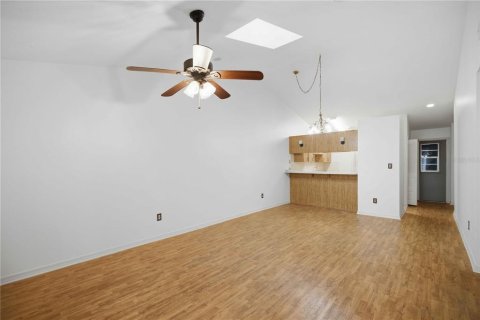 Villa ou maison à vendre à Belleview, Floride: 2 chambres, 86.21 m2 № 2210501 - photo 11