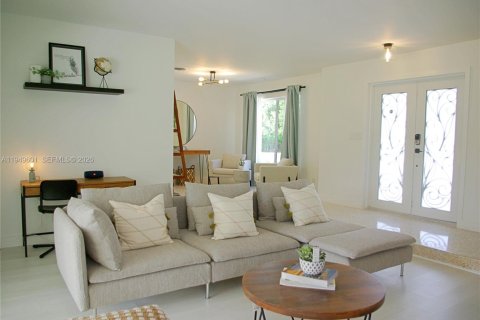 Villa ou maison à vendre à Homestead, Floride: 4 chambres, 205.78 m2 № 2057316 - photo 15