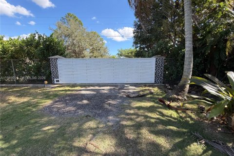 Villa ou maison à vendre à Homestead, Floride: 4 chambres, 205.78 m2 № 2057316 - photo 23