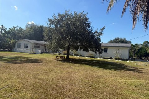 Villa ou maison à vendre à Homestead, Floride: 4 chambres, 205.78 m2 № 2057316 - photo 30