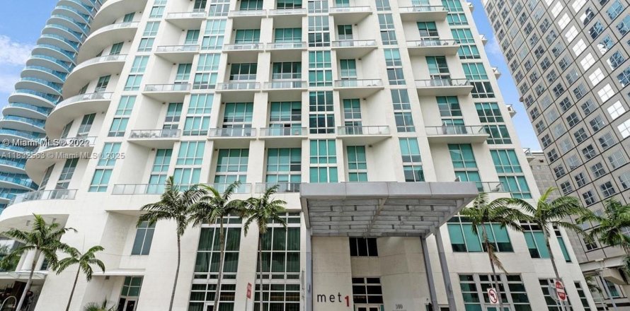 Condominio en Miami, Florida, 1 dormitorio № 1888771