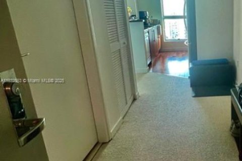 Copropriété à vendre à Miami, Floride: 1 chambre, 73.39 m2 № 1888771 - photo 3