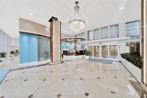 Condo in Fort Lauderdale, Florida, 2 bedrooms  № 868570 - photo 1