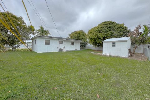 House in Homestead, Florida 3 bedrooms, 95.88 sq.m. № 1942253 - photo 23