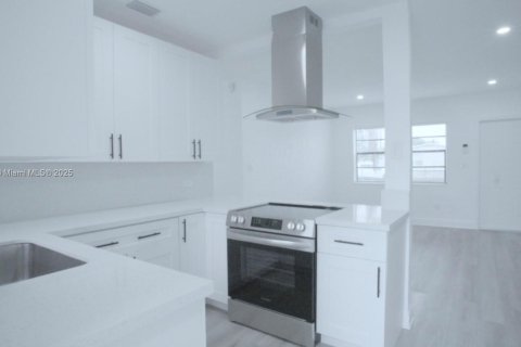 House in Homestead, Florida 3 bedrooms, 95.88 sq.m. № 1942253 - photo 10