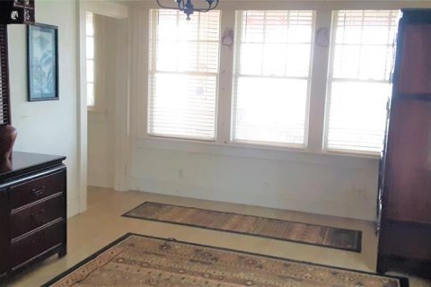 House in Port Orange, Florida 4 bedrooms, 154.31 sq.m. № 1884780 - photo 8