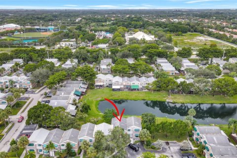 Townhouse in Cooper City, Florida 3 bedrooms, 135.54 sq.m. № 1887168 - photo 4