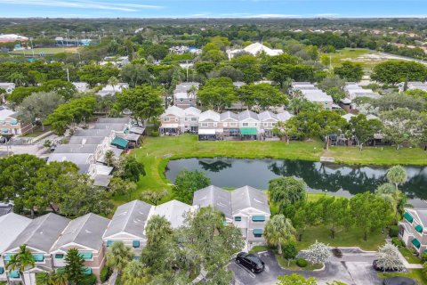 Townhouse in Cooper City, Florida 3 bedrooms, 135.54 sq.m. № 1887168 - photo 3