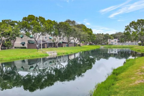 Townhouse in Cooper City, Florida 3 bedrooms, 135.54 sq.m. № 1887168 - photo 11