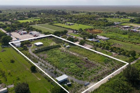 Commercial property in Miami, Florida № 1865018 - photo 2