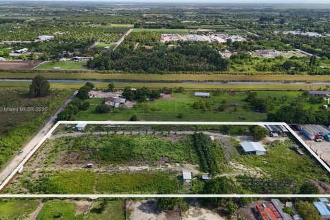 Commercial property in Miami, Florida № 1865018 - photo 5