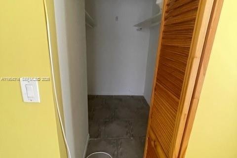 Condo in Miami, Florida, 2 bedrooms № 2153658 - photo 11