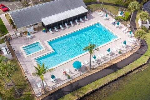 Купить кондоминиум в Тарпон-Спрингс, Флорида 6 комнат, 90.95м2, № 2151364 - фото 2