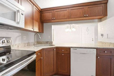 Купить кондоминиум в Тарпон-Спрингс, Флорида 6 комнат, 90.95м2, № 2151364 - фото 13