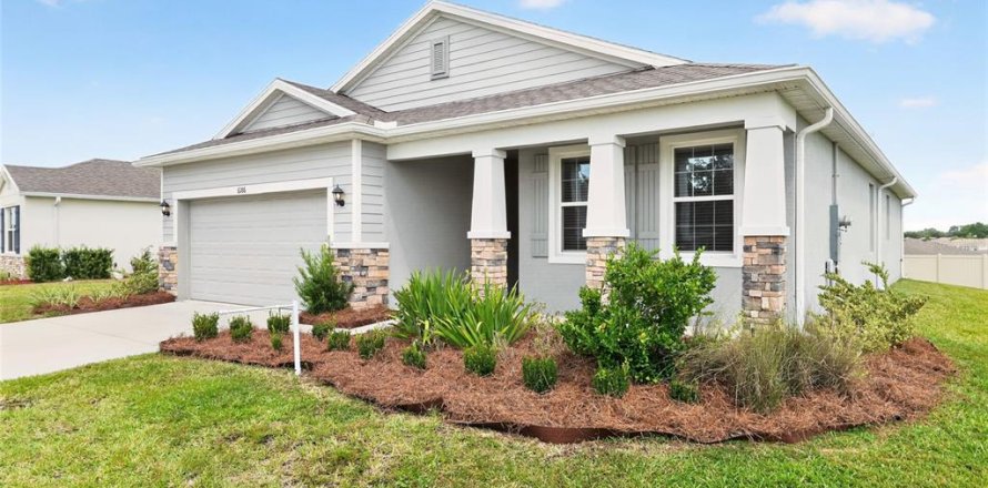 House in Ocala, Florida 3 bedrooms, 171.96 sq.m. № 2393915