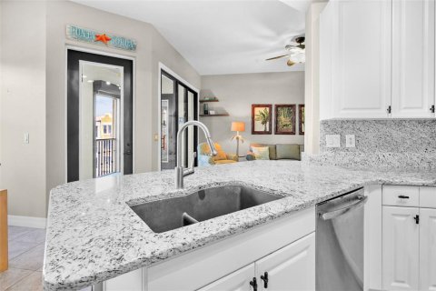 Condo in Punta Gorda, Florida, 2 bedrooms  № 2102964 - photo 8