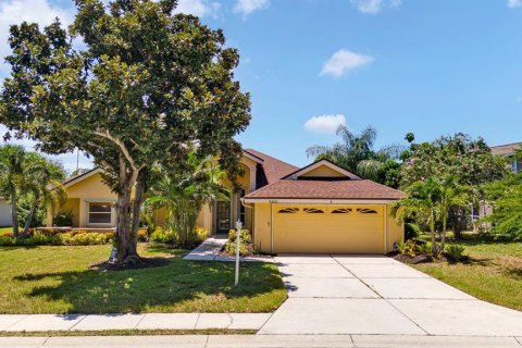 House in Bradenton, Florida 3 bedrooms, 236.34 sq.m. № 2304746