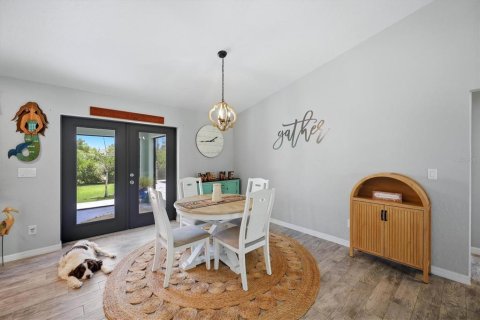 House in Port Charlotte, Florida 3 bedrooms, 152.36 sq.m. № 2208709 - photo 12