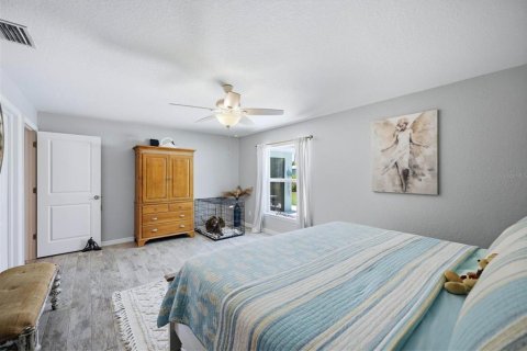 House in Port Charlotte, Florida 3 bedrooms, 152.36 sq.m. № 2208709 - photo 18