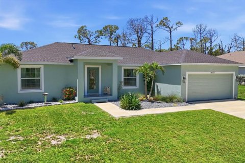 House in Port Charlotte, Florida 3 bedrooms, 152.36 sq.m. № 2208709 - photo 5