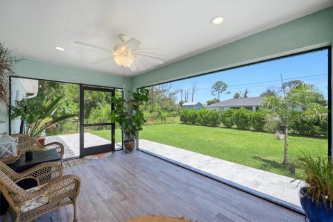House in Port Charlotte, Florida 3 bedrooms, 152.36 sq.m. № 2208709 - photo 26